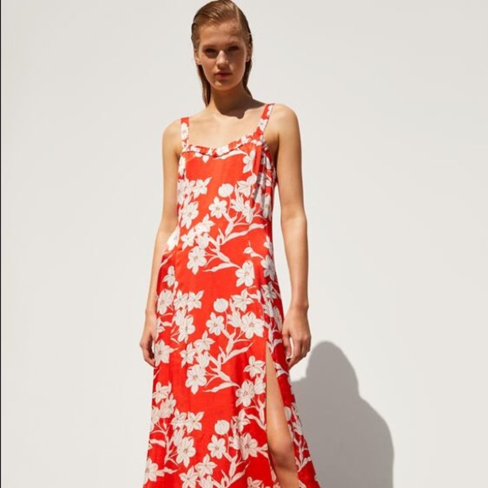 ZARA FLORAL DRESS NWT 🍊🍊🍊